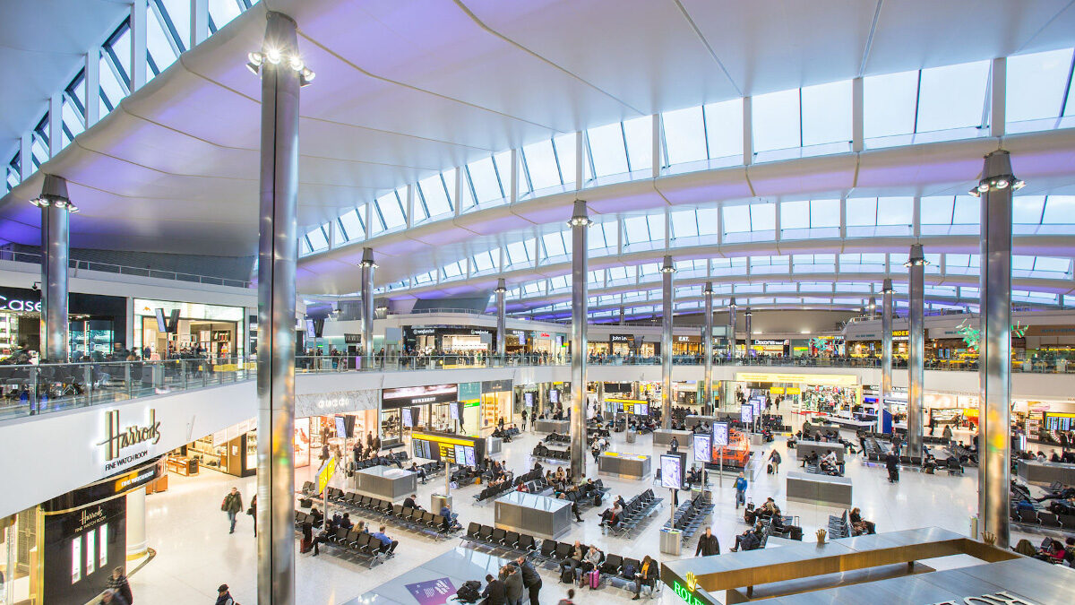 Αεροδρόμιο Χίθροου (Heathrow Airport) στο Λονδίνο, στη Μ. Βρετανία