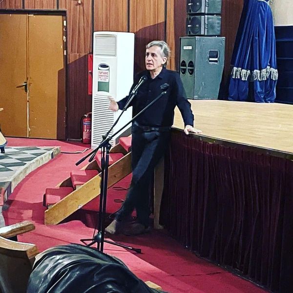Την Κυριακή 15 Ιανουάριου η Κινηματογραφική Λέσχη Αλεξανδρούπολης (ΚΛΑ) και ο Φοιτητικός Σύλλογος Δημοτικής Εκπαίδευσης Αλεξανδρούπολης «Δημήτριος Γληνός» πρόβαλαν την ταινία «18» του Βασίλη Δούβλη. Πλήθος κόσμου παραβρέθηκε από φοιτητές, εργαζόμενους, φαντάρους αλλά και μαθητές - πρόσφυγες από τη Δομή Φιλοξενίας Ασυνόδευτων Ανηλίκων ARSIS
