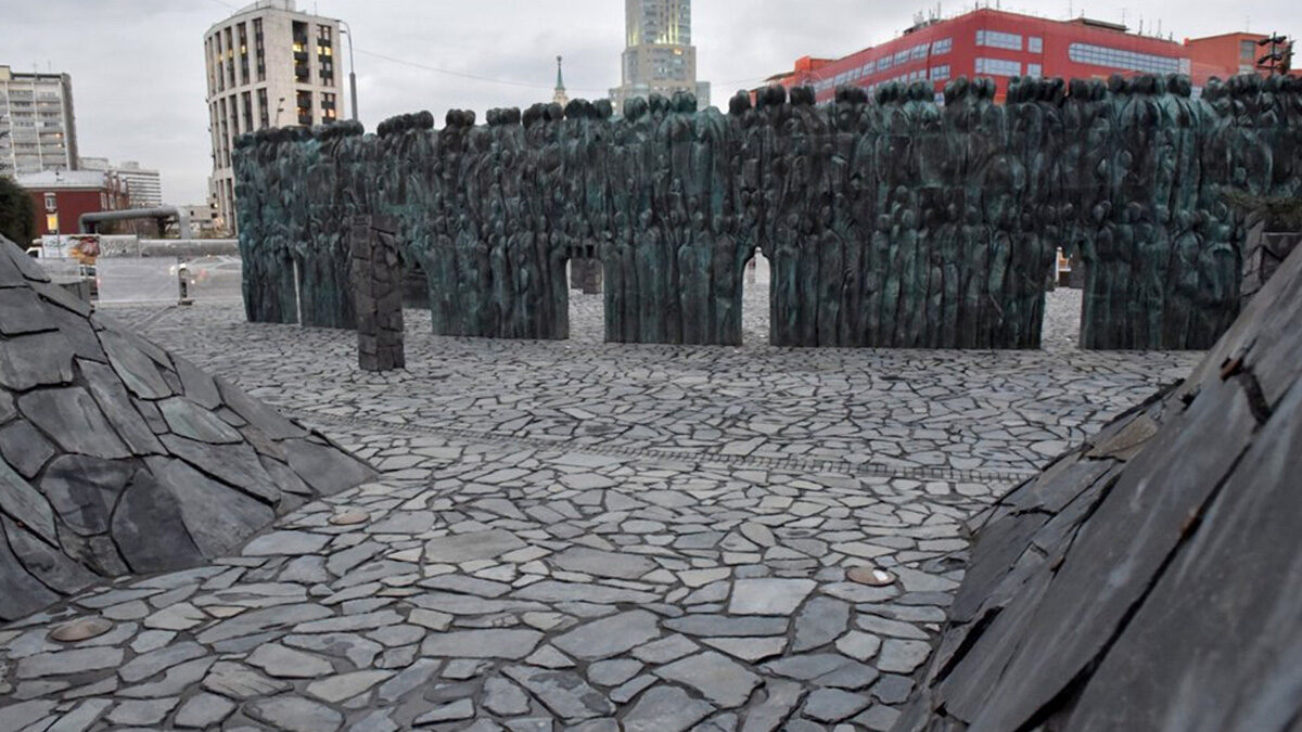 Το «Τείχος του Πένθους» στη Μόσχα που τιμά τα ...«θύματα του σταλινισμού»