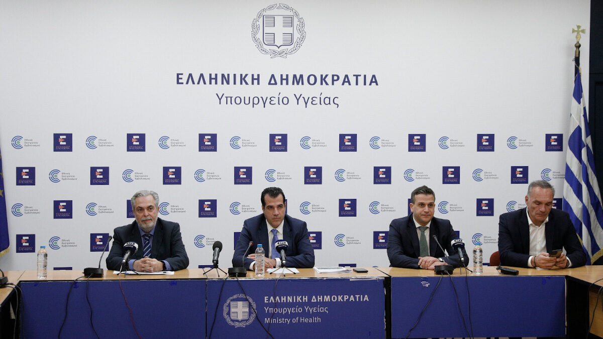 Υπουργός Υγείας Θάνος Πλεύρης - Κυβέρνηση: Οι τιμές των «φθηνών» φαρμάκων θα αυξηθούν