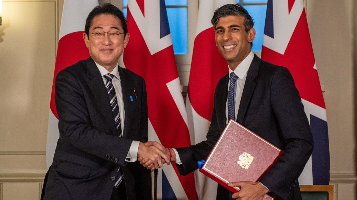 Νέα συμφωνία στρατιωτικής συνεργασίας υπέγραψαν οι πρωθυπουργοί Ιαπωνίας και Βρετανίας, Φούμιο Κισίντα και Ρίσι Σούνακ