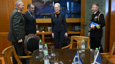 O Υπουργός Εθνικής Αμύνης Νικόλαος Παναγιωτόπουλος συναντήθηκε την Τρίτη 21 Φεβρουαρίου 2023, με την Αμερικανίδα βοηθό Υπουργό Άμυνας (Assistant Secretary of Defense), αρμόδια για θέματα Διεθνούς Ασφάλειας Δρ Σελέστ Ουαλάντερ (Celeste Wallander), επικεφαλής της Αμερικανικής αντιπροσωπείας στον Δ' Στρατηγικό Διάλογο Ελλάδας - ΗΠΑ για τον τομέα Άμυνας και Ασφάλειας. Στη συνάντηση συμμετείχε ο Αρχηγός ΓΕΕΘΑ Στρατηγός Κωνσταντίνος Φλώρος.