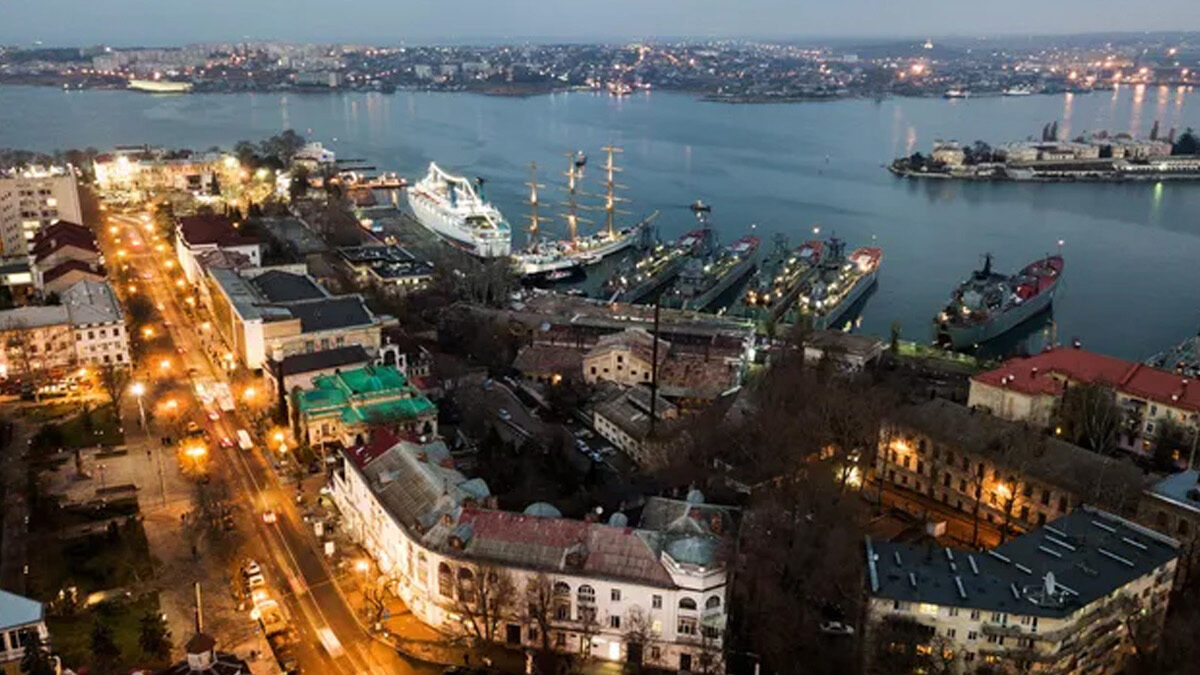Τμήμα του λιμανιού της Σεβαστούπολης (Κριμαία) όπου ελλιμενίζονται πλοία του ρωσικού Πολεμικού Ναυτικού