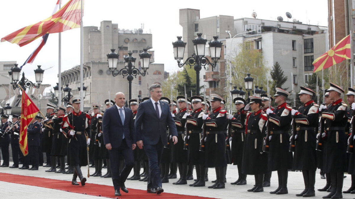 Ο Πρωθυπουργός της Κροατίας Α. Πλέκοβιτς με τον Πρωθυπουργό της Βόρειας Μακεδονίας Ντ. Καβατσέφσκι στα Σκόπια - 5/4/23