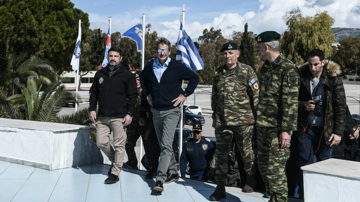 Επίσκεψη του Πρωθυπουργού Κυριάκου Μητσοτάκη στην Διοίκηση Υποβρυχίων Καταστροφών (ΔΥΚ) και το Κέντρο Εκπαίδευσης Ειδικών Δυνάμεων - Κοροϊδεύει κατάμουτρα τους εργαζόμενους στις Ένοπλες Δυνάμεις