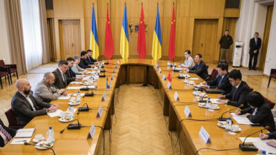 Ο Λι Χουί, ειδικός απεσταλμένος της Κίνας για Ευρασιατικές Υποθέσεις στην Ουκρανία με στόχο να συζητήσει την «πολιτική διευθέτηση» της ιμπεριαλιστικής σύγκρουσης, με βάση το κινεζικό «ειρηνευτικό» σχέδιο 12 σημείων