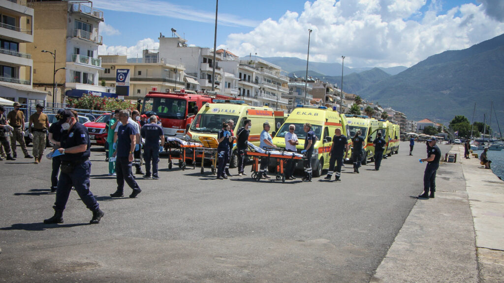 Ναυάγιο ανοιχτά της Πύλου με δεκάδες νεκρούς μετανάστες, μεταφορά των διασωθέντων στο λιμάνι της Καλαμάτας, Τετάρτη 14 Ιουνίου 2023