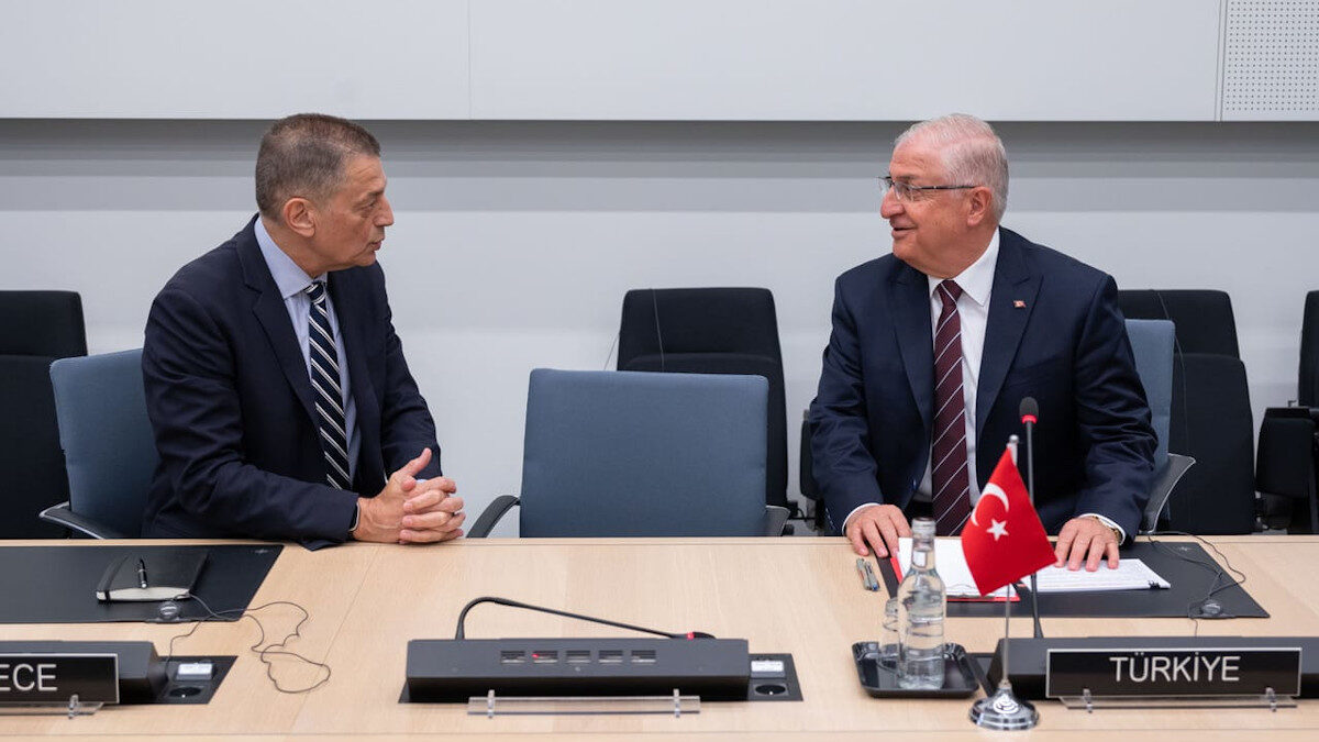 Συνάντηση του υπηρεσιακού υπουργού Αμυνας, Αλκ. Στεφανή, με τον Τούρκο ομόλογό του, Γ. Γκιουλέρ