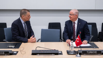 Συνάντηση του υπηρεσιακού υπουργού Αμυνας, Αλκ. Στεφανή, με τον Τούρκο ομόλογό του, Γ. Γκιουλέρ