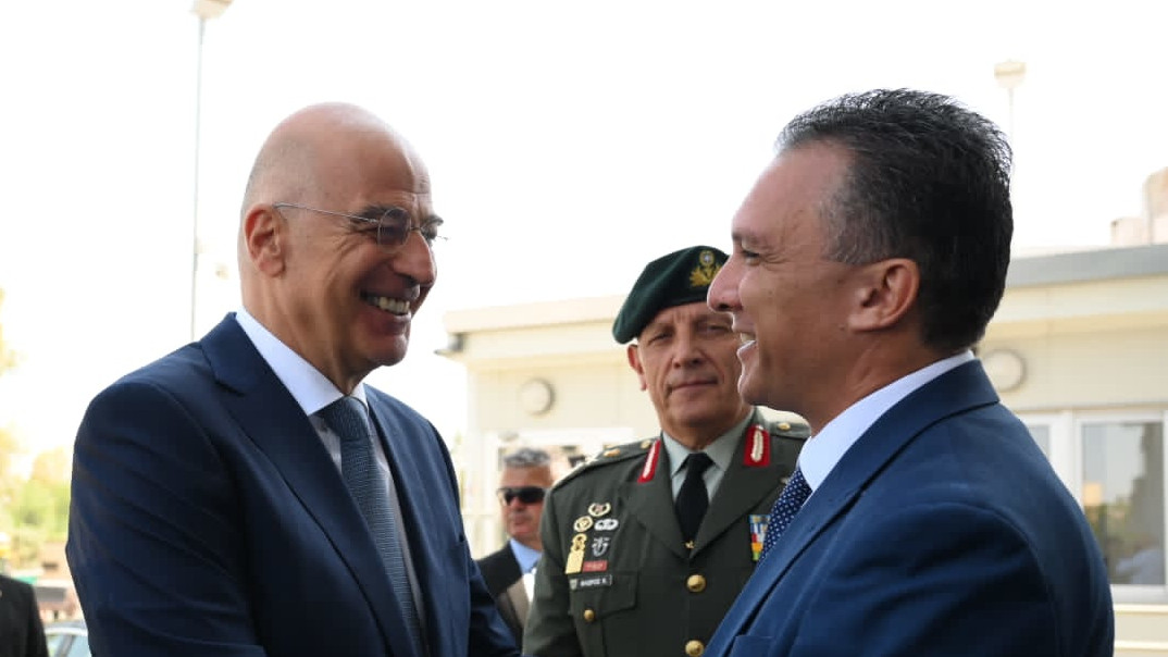 Δένδιας - φλώρος