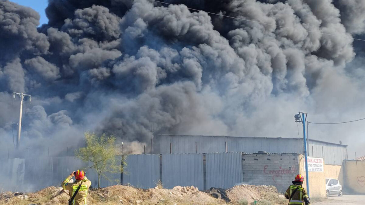 Πυρκαγιά κοντά σε εργοστάσιο στον Ασπρόπυργο 27/07/2023