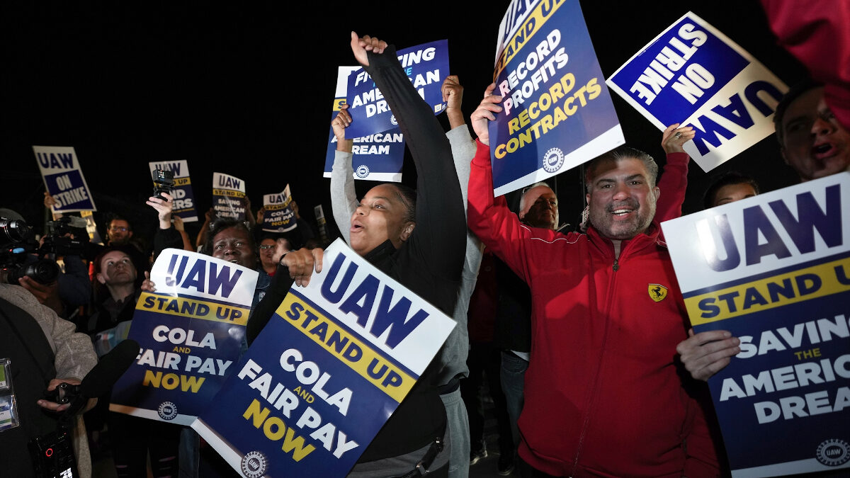 Απεργία στις αυτοκινητοβιομηχανίες των ΗΠΑ