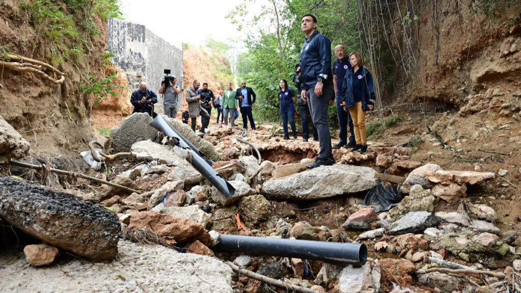 Κυβερνητικό σόου στη Δ. Αττική με πρωταγωνιστή τον υπουργό Κλιματικής Κρίσης και Πολιτικής Προστασίας, Βασίλης Κικίλιας και μηχανικούς του υπουργείου, Τετάρτη 11 Οκτωβρίου 2023