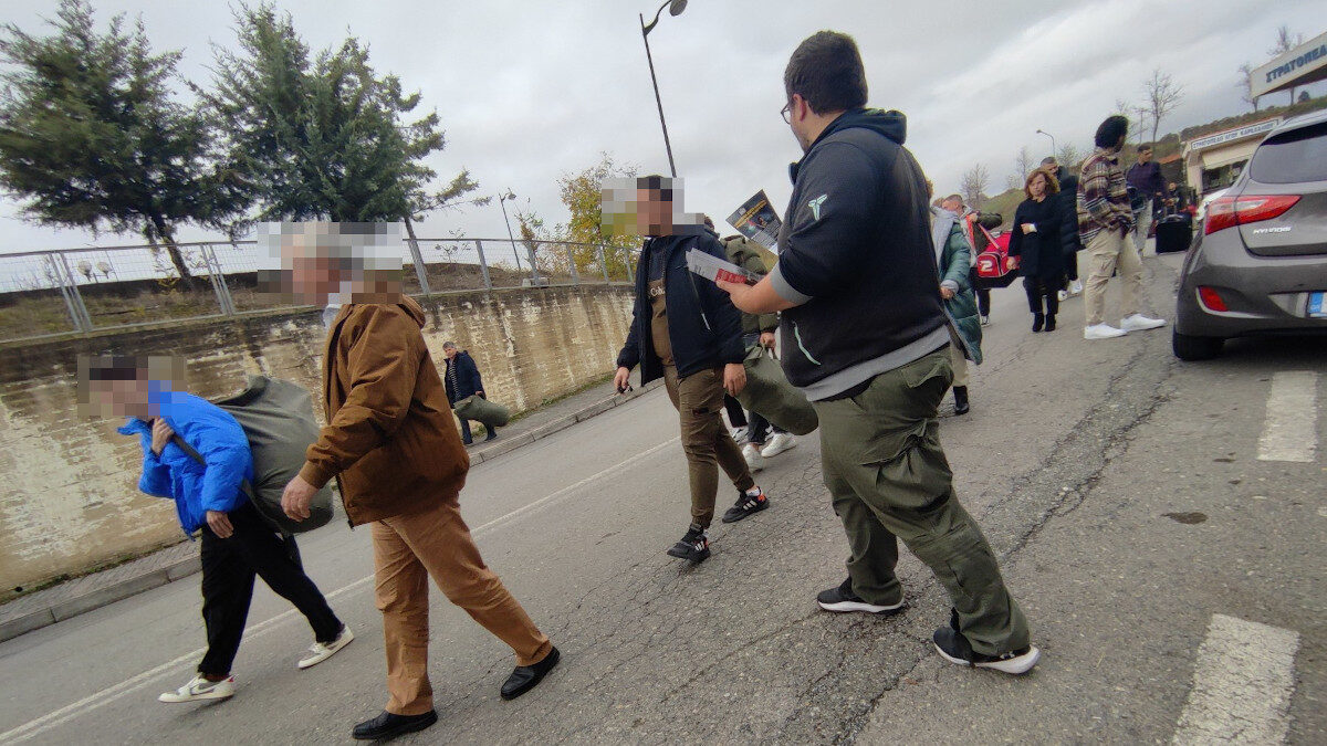 Ορκωμοσίες 2023 / ΣΤ’ ΕΣΣΟ: Εξόρμηση του ΚΚΕ στο στρατόπεδο 586 Τάγμα Πεζικού στα Γρεβενά