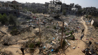 Ερείπια στη πόλη της Γάζας μετά τους δολοφονικούς βομβαρδισμούς του κατοχικού στρατού του Ισραήλ