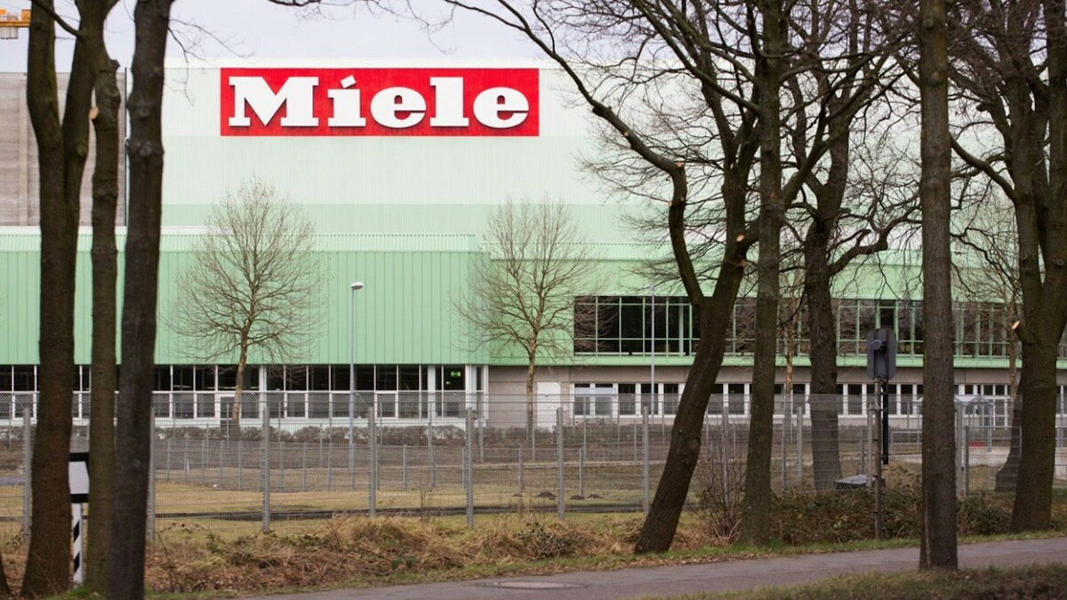 Το μονοπώλιο ηλεκτρικών συσκευών «Miele» - Εργοστάσιο στη Γερμανία