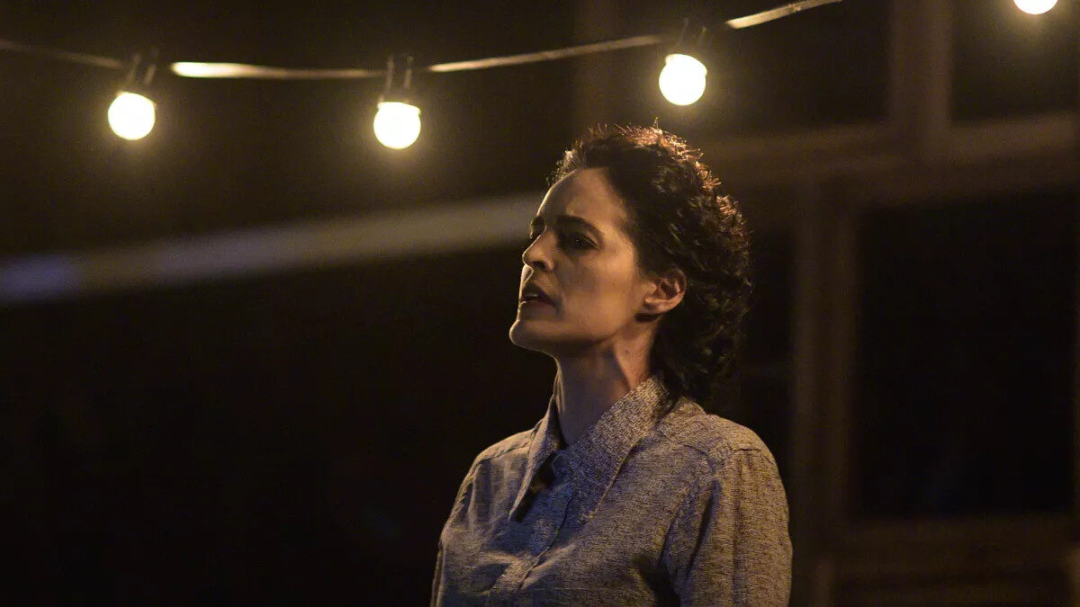 Το τραγούδι και η υποκριτική είναι αναπόσπαστα κομμάτια αυτής της σπουδαίας ηθοποιού και αισθαντικής ερμηνεύτριας / Χριστίνα Μαξούρη