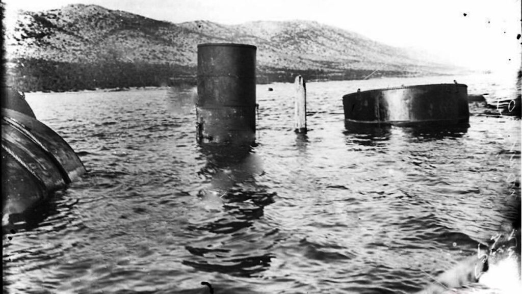 Ύστερα από εργασίες ανέλκυσης κάποιο μέρος του "Αλέξανδρος Ζ" εμφανίστηκε στην επιφάνεια της θάλασσας αφού ρυμουλκήθηκε στην Ψυτάλλεια