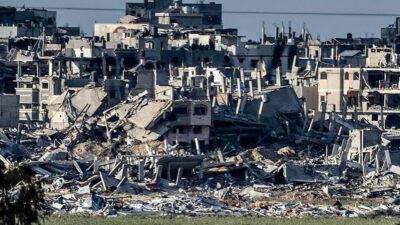 Ερείπια κατοικιών Παλαιστινίων στη Λωρίδα της Γάζας μετά από βομβαρδισμούς του κατοχικού στρατού του Ισραήλ