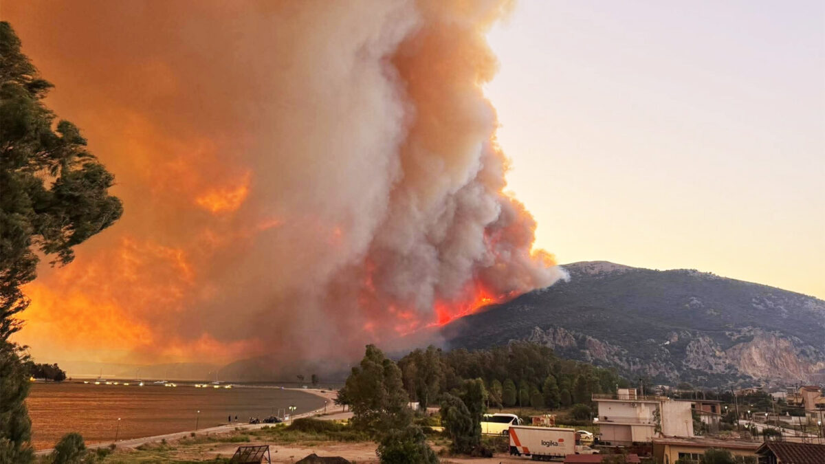 Μεγάλη φωτιά στην Αχαΐα