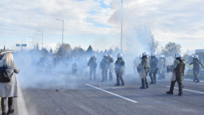 Επίθεση των ΜΑΤ σε αγρότες