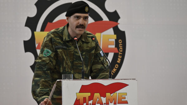 Χαιρετισμός φαντάρου στην πανελλαδική σύσκεψη του ΠΑΜΕ 04/04