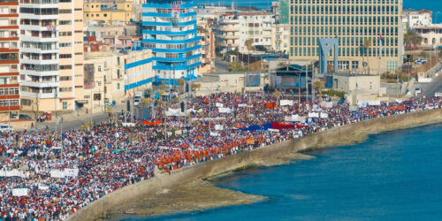 Από την Πρωτομαγιάτικη συγκέντρωση στην Αβάνα της Κούβας