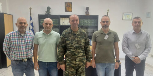 Περιοδεία κλιμακίου του ΚΚΕ στο 306 ΕΒΤ στο Μενίδι